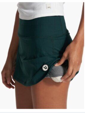 Vuori Women’s Volley Skirt Green Pane Size: Small